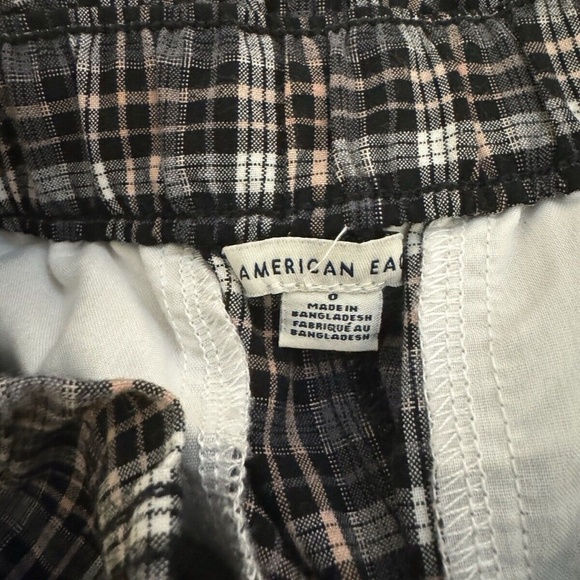 American Eagle Size 0 Multi-Color w/Plaid Print & Paperbag Waist Cuffed Shorts - Picture 3 of 4